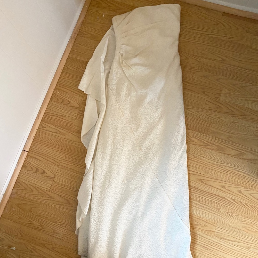 BCBG MAXAZRIA Off White Strapless Maxi Dress Size2